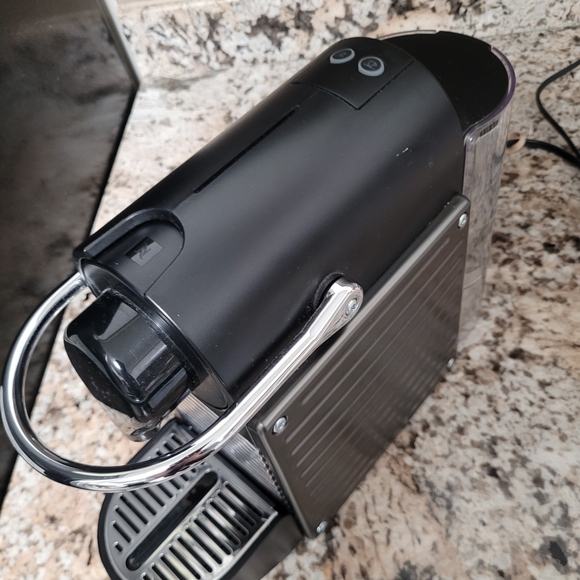 Nespresso Pixie Coffee Machine - Picture 2 of 3